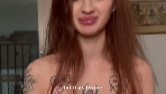 Рыженькая русская девица снимает горячую домашнюю трахалку