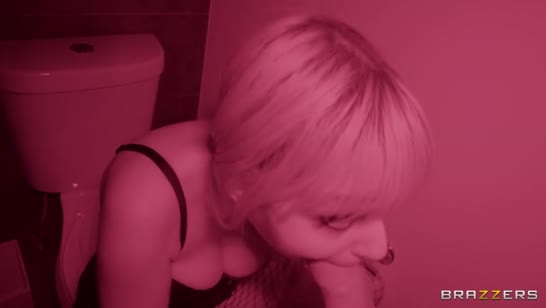 Jessica Starling одела корсет и замутила ночное порево